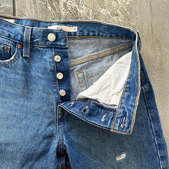 💙 Levi’s Premium Wedgie Straight Fit medium wash size 26 jeans 100% cotton - Picture 6 of 10